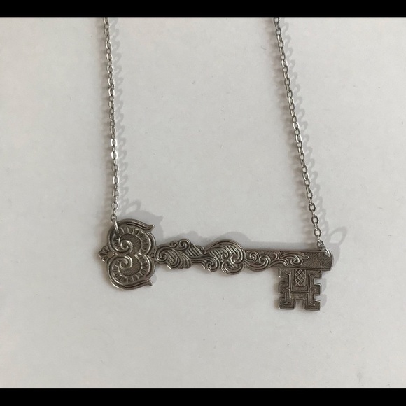 Beautifully Detailed Silver Skeleton Key Necklace - Picture 3 of 5